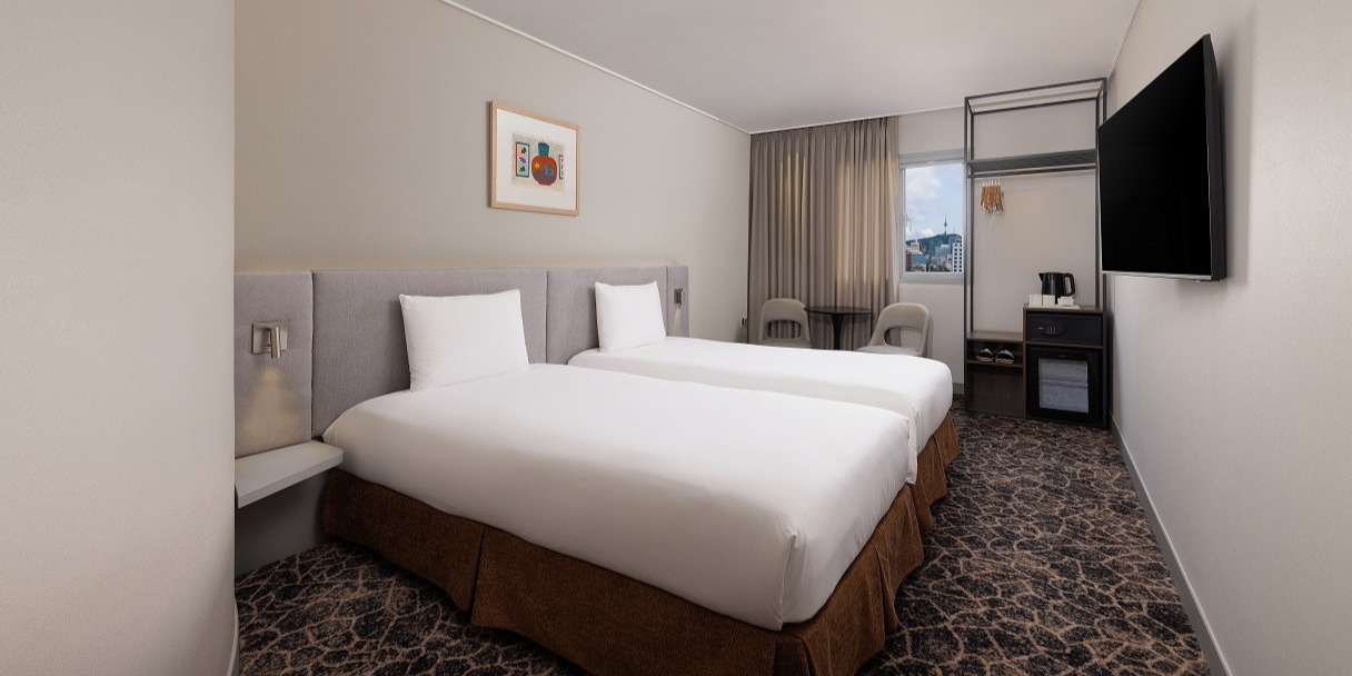 Premium Room, Recently Renovated - 2 Single Beds thumbnail