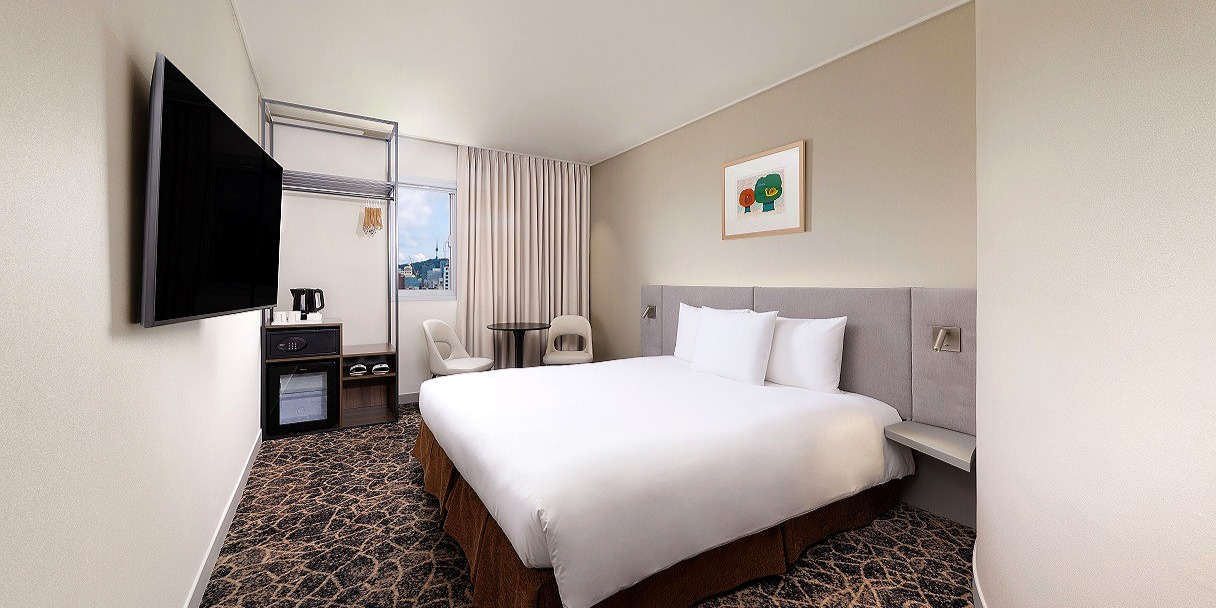 Premium Room, Recently Renovated - 1 Double Bed thumbnail